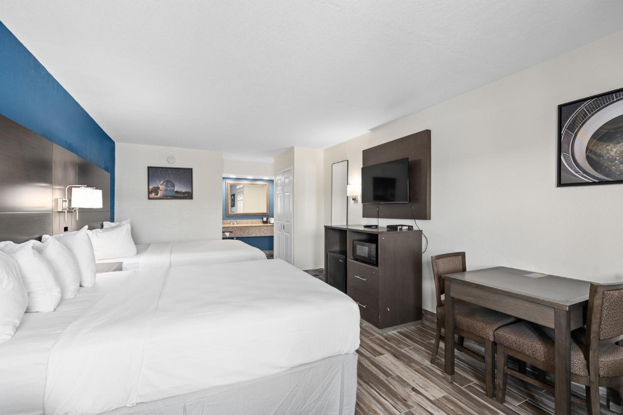 Отель Baymont By Wyndham Orlando East Alafaya Экстерьер фото