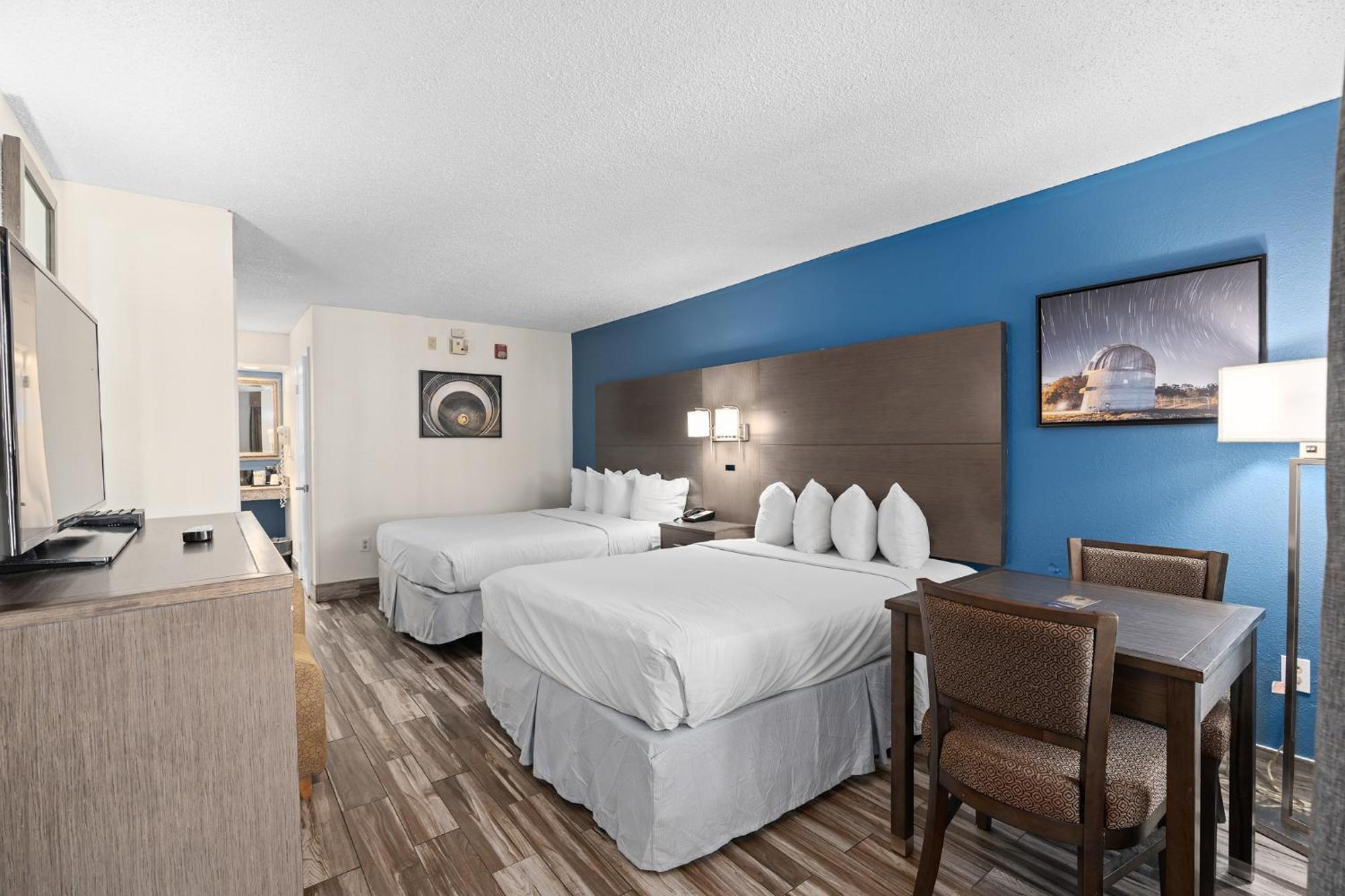 Отель Baymont By Wyndham Orlando East Alafaya Экстерьер фото