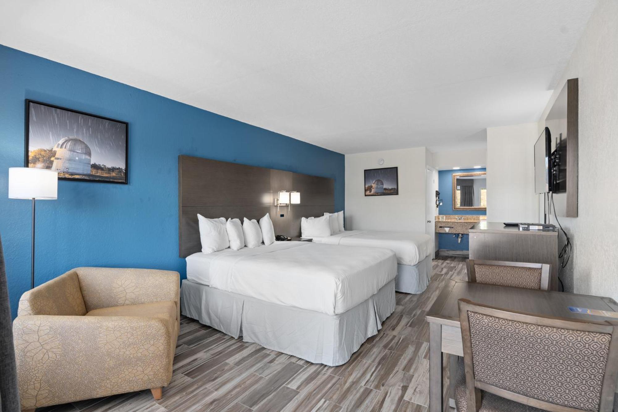 Отель Baymont By Wyndham Orlando East Alafaya Экстерьер фото