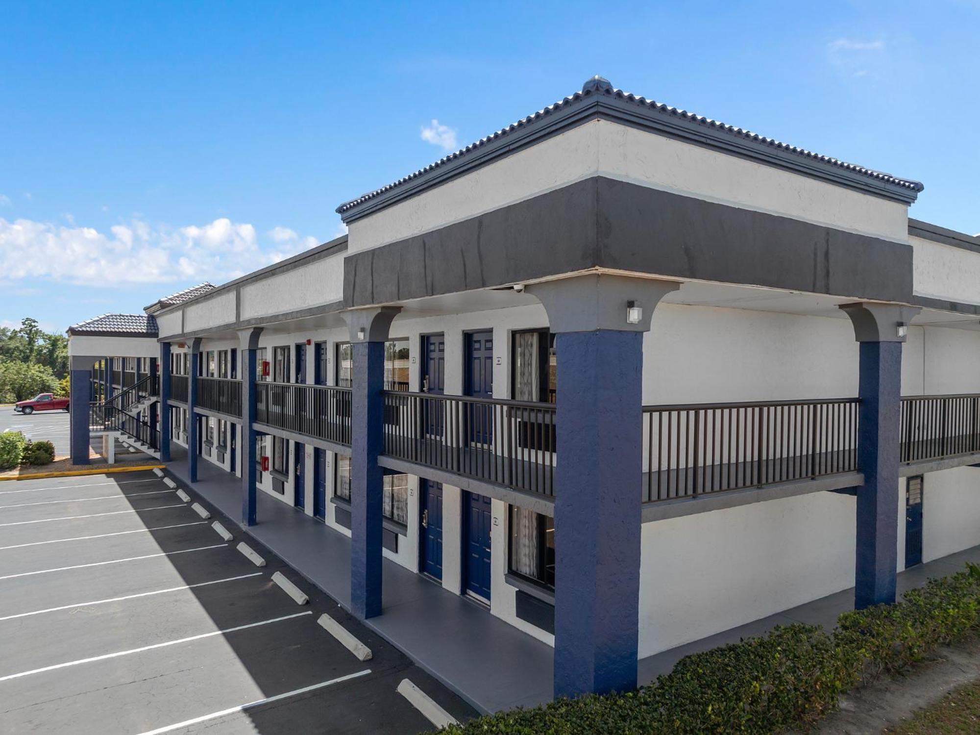 Отель Baymont By Wyndham Orlando East Alafaya Экстерьер фото
