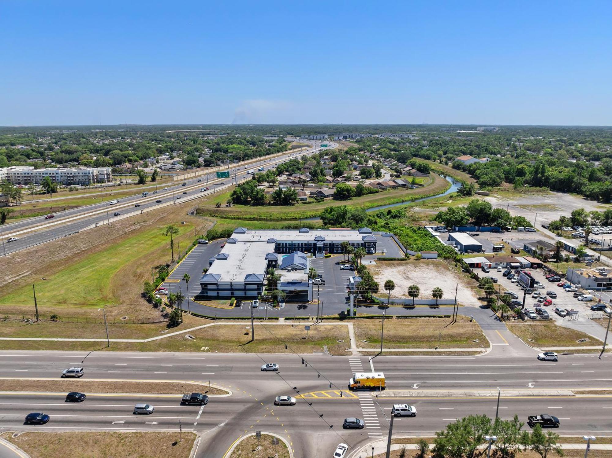 Отель Baymont By Wyndham Orlando East Alafaya Экстерьер фото